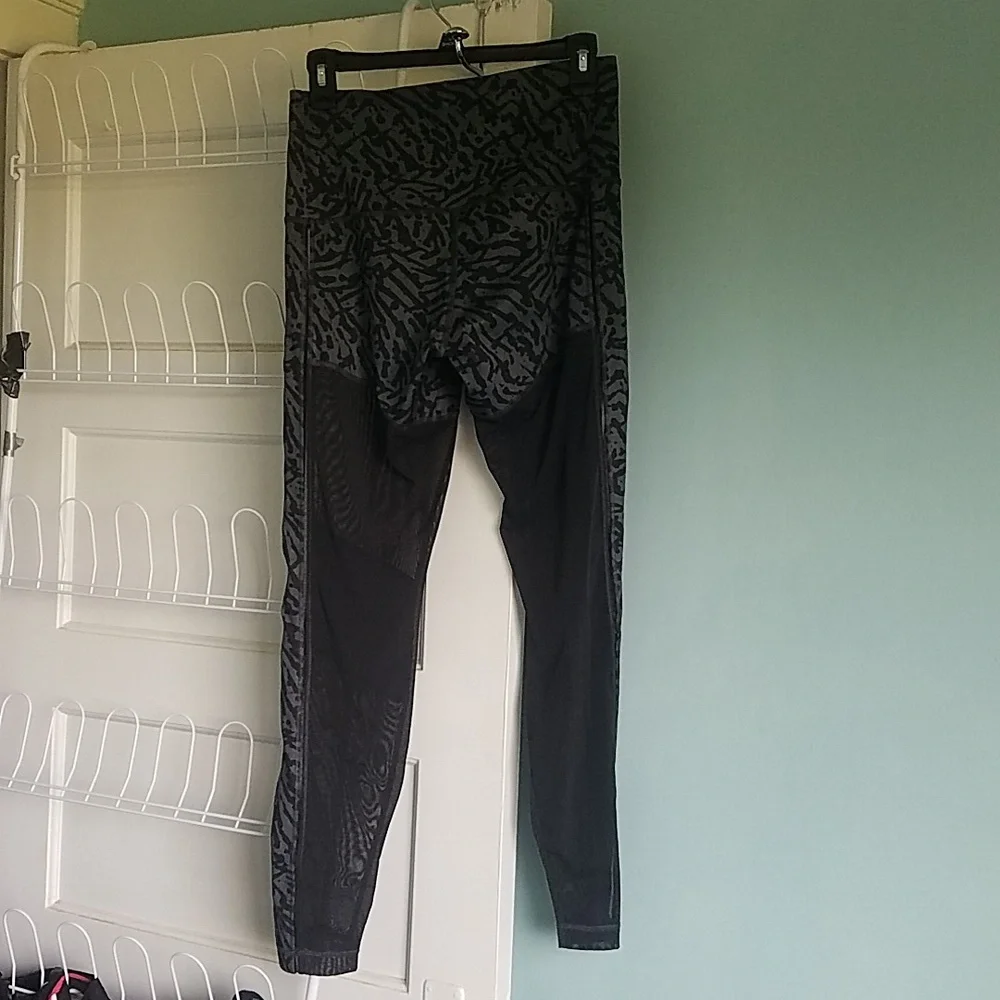 Lululemon Athletica Hot To Street Pant Leggings Biggie Brushed Animal Coal Mesh